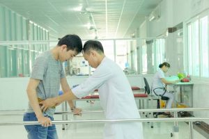 Chuyên ngành Phục hồi chức năng mang đến nhiều cơ hội việc làm trong lĩnh vực y tế, đặc biệt tại các bệnh viện và trung tâm phục hồi chức năng